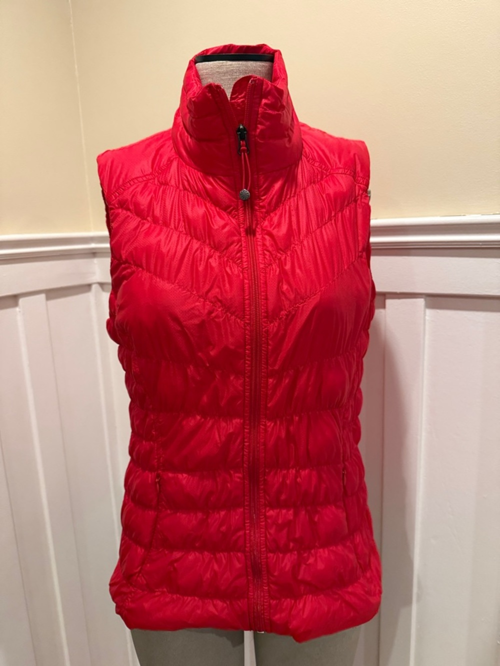 Athleta down puffer vest